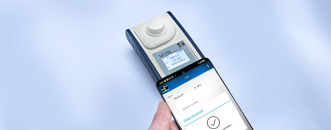 Lovibond MD150 photometer sending a test result to a phone