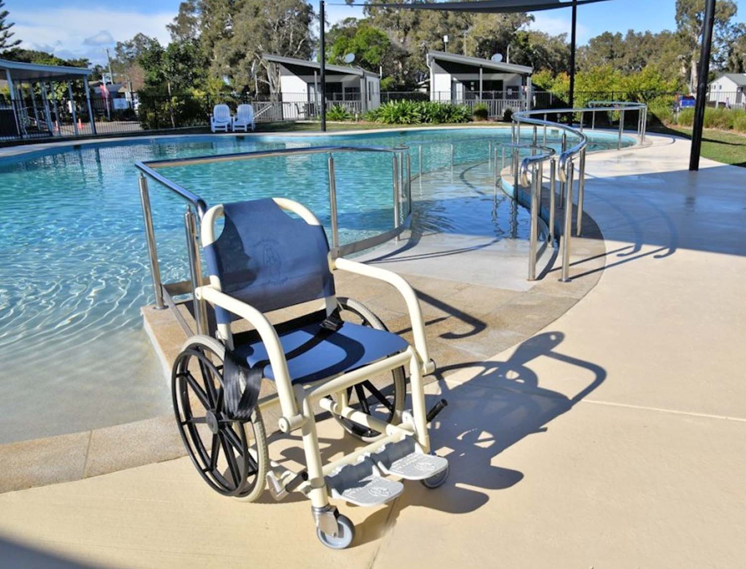 PARAMOBILITY PLATYPUS AQUATIC WHEELCHAIR