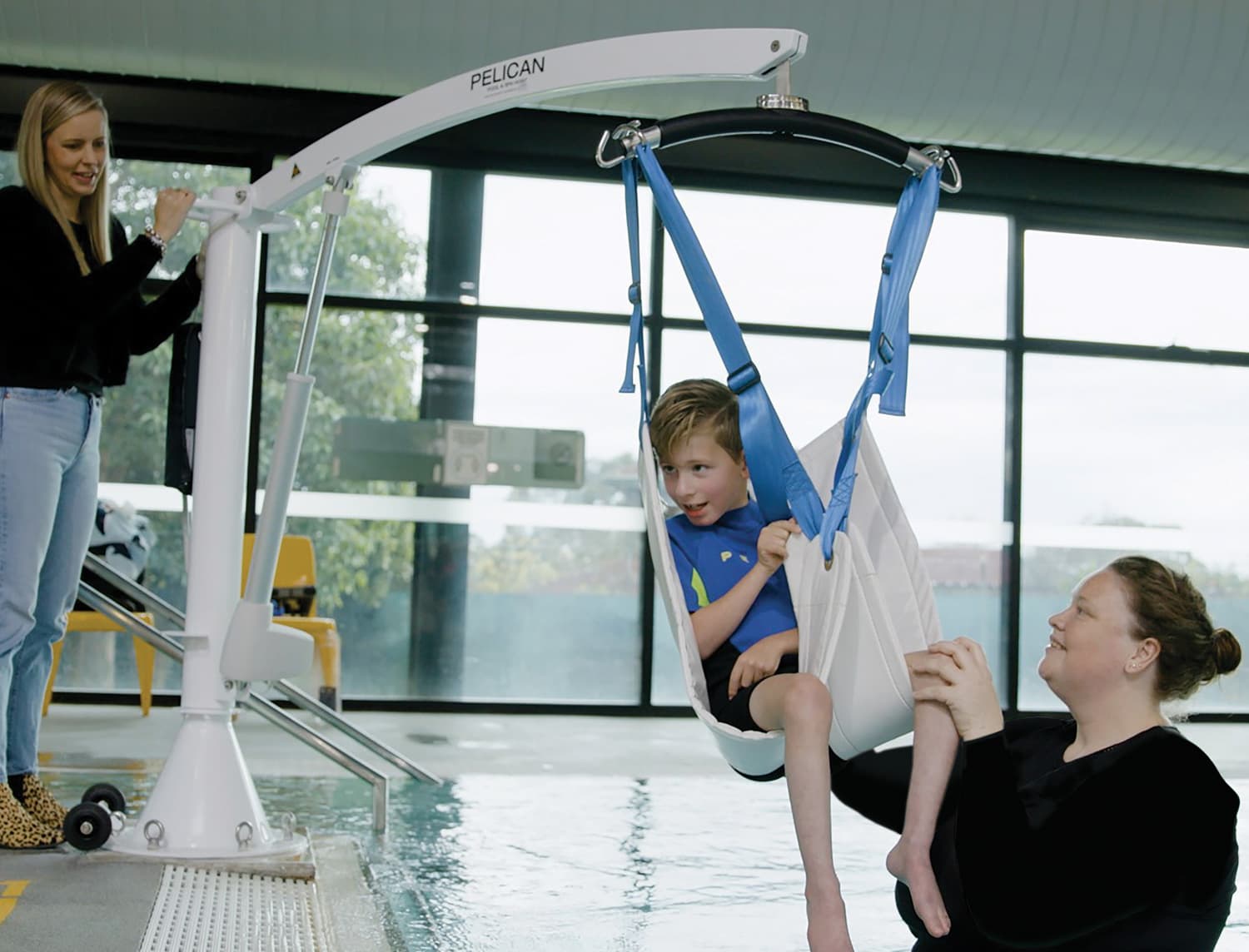PARAMOBILITY PELICAN POOL & SPA HOIST 200KG.